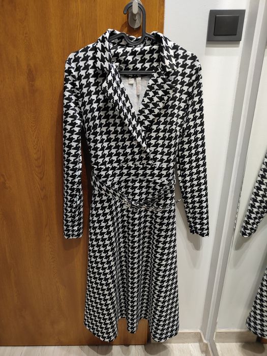 Paka eleganckich sukienek damskich