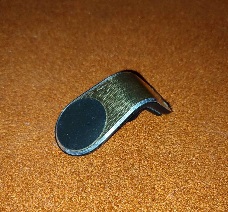 Держатель для телефона в авто.