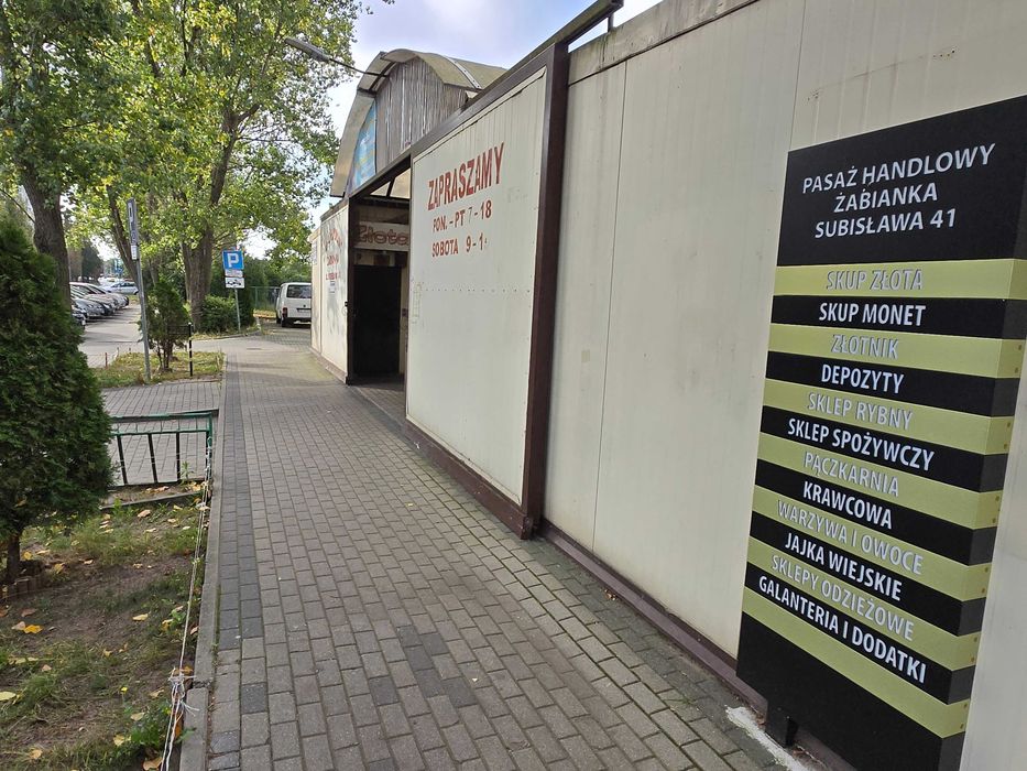 Lokal w pasażu sprzedam