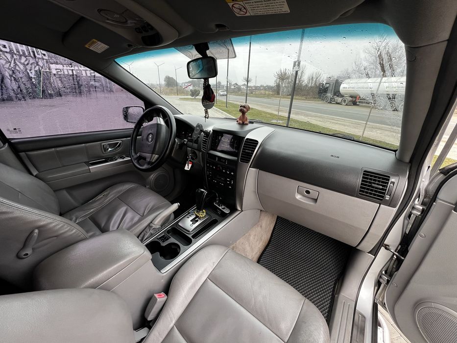 Автомобіль Kia Sorento 2.5 2006 рік. Повністю все обслужене. Не гнила