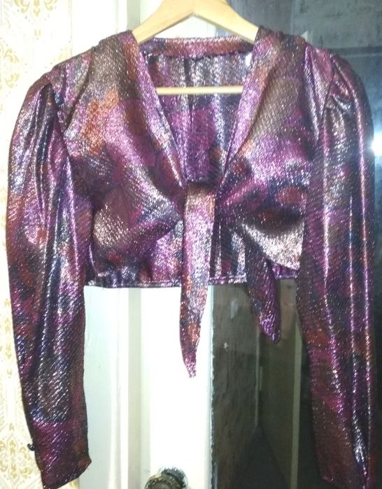 Яркие отрезы ткани