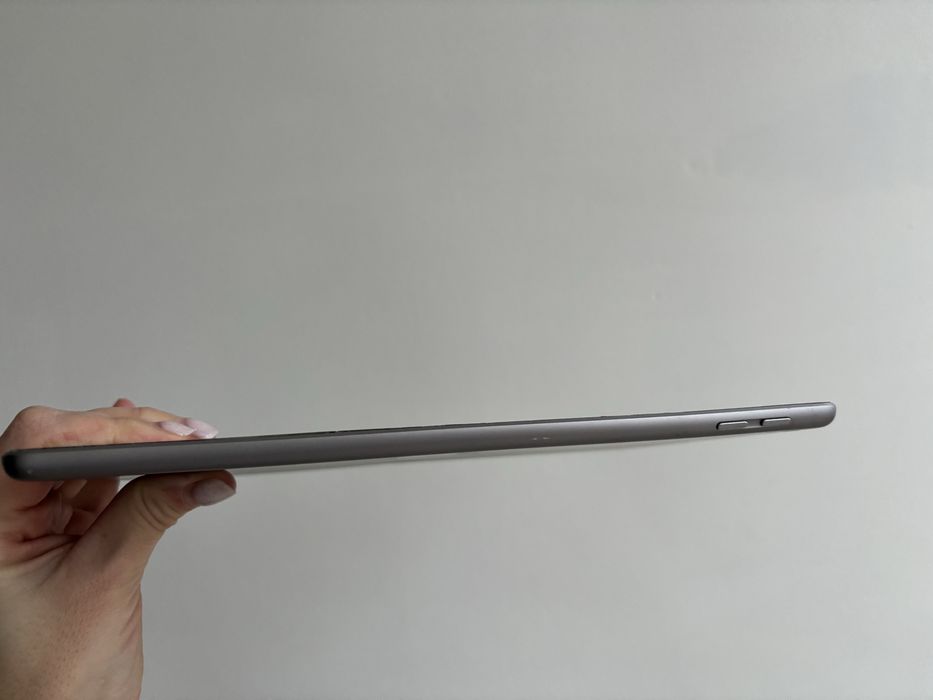 Планшет Apple Ipad 6 32 GB айпад 6-го покоління