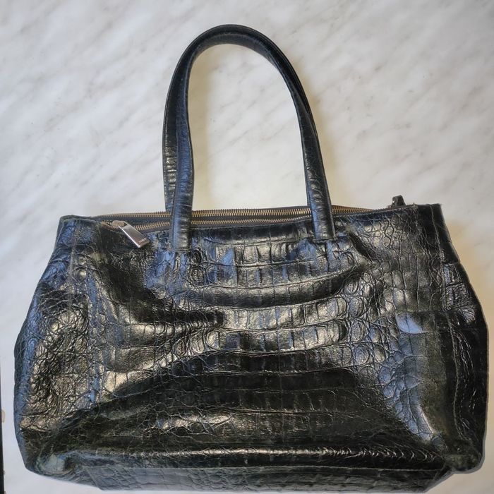 Женская кожаная сумка FURLA.