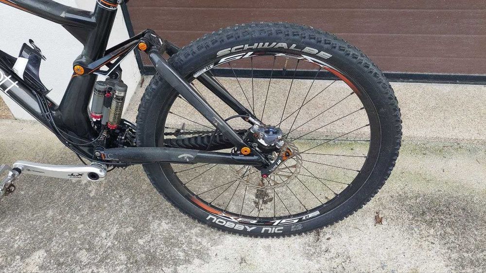 Bicicleta Scott Genius – Carbono – Suspensão Total – 1100 €