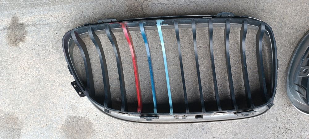 Grelhas originais para BMW e90, e91, e92.