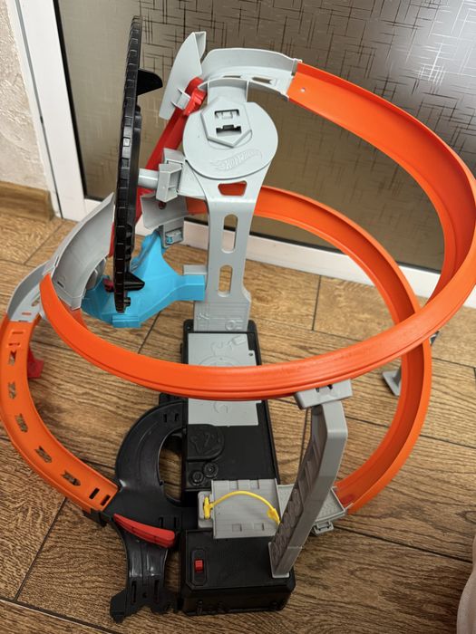 Продам трек Hot wheels