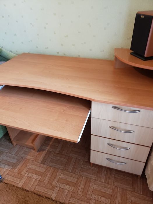 Стол письменный комьютерный