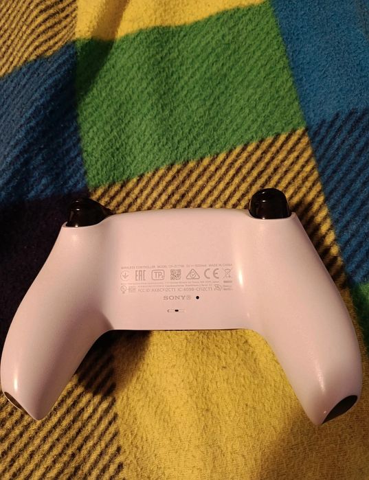 Dualsense - pad do PlayStation 5