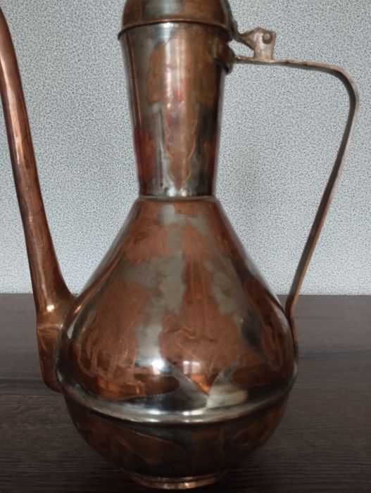 Dzbanek z pokrywką, rękodzieło z Albanii, vintage