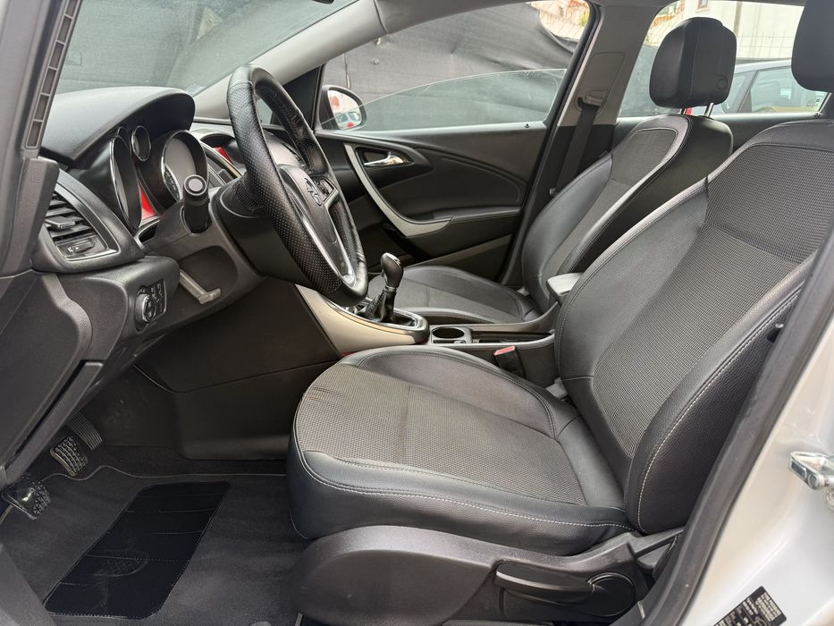Opel Astra Caravan Cosmo 1.7 Cdti Gasóleo 2011 - 332.000km (Com Garantia)