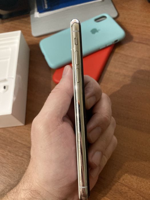 Продам телефон Iphone XS