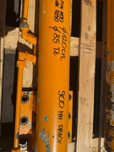 stabilizatory 4 szt używane do maszyn budowlanych waga maszyny 16 ton