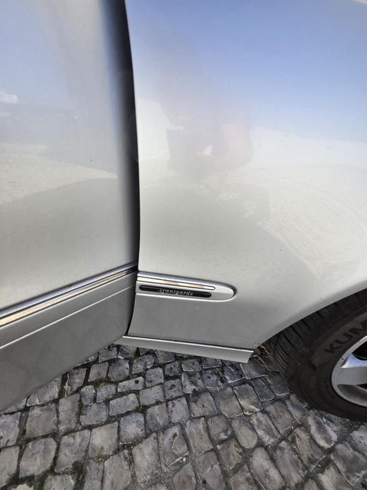 Vendo carrinha Mercedes Benz Avangard E220