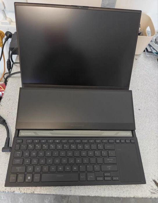 Asus Zephyrus Duo 16/MiniLED 2k165+4k60hz/RTX3070Ti/32GB/2T/R9-6900/