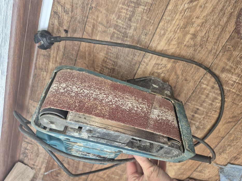 Стрічкова Шліфовочна машинка Makita