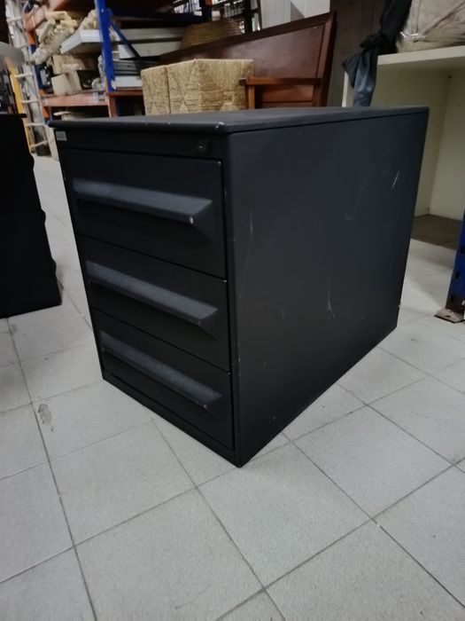 Gaveteiro  preto