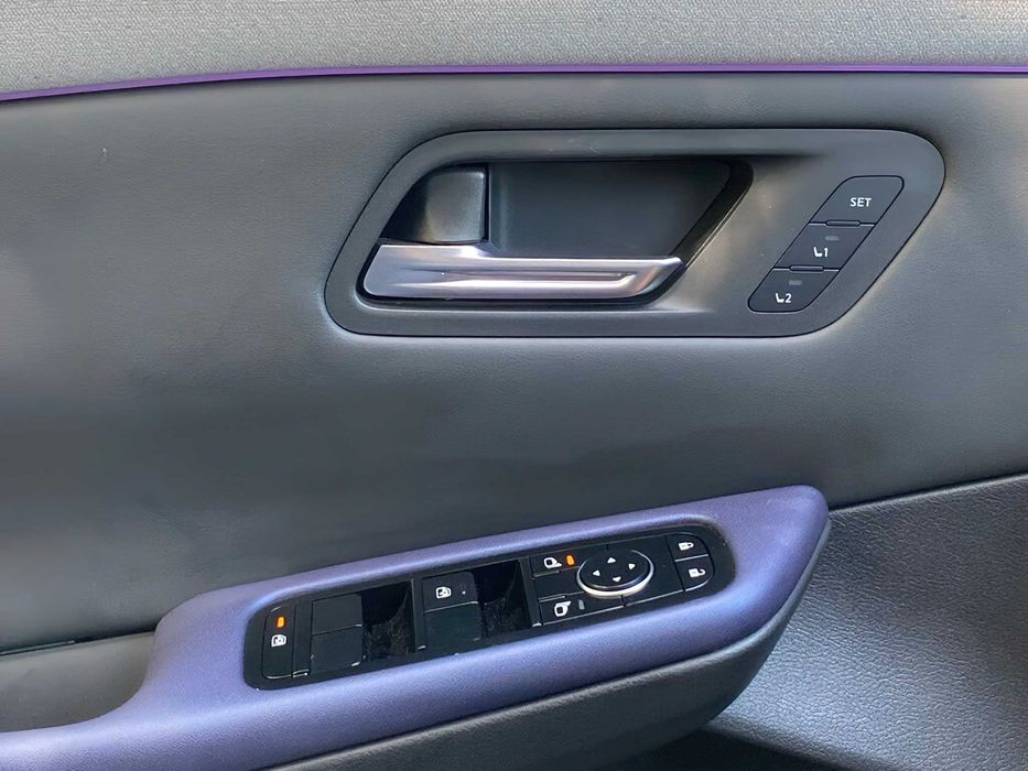 Nissan LEAF SL      2025