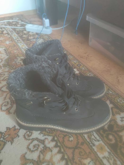 Ботинки женские "Landrover" 41р.