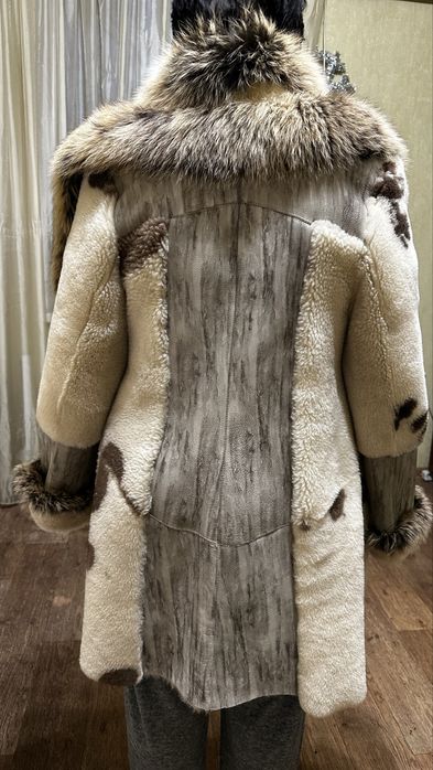 Натуральна дублянка цікавого крою