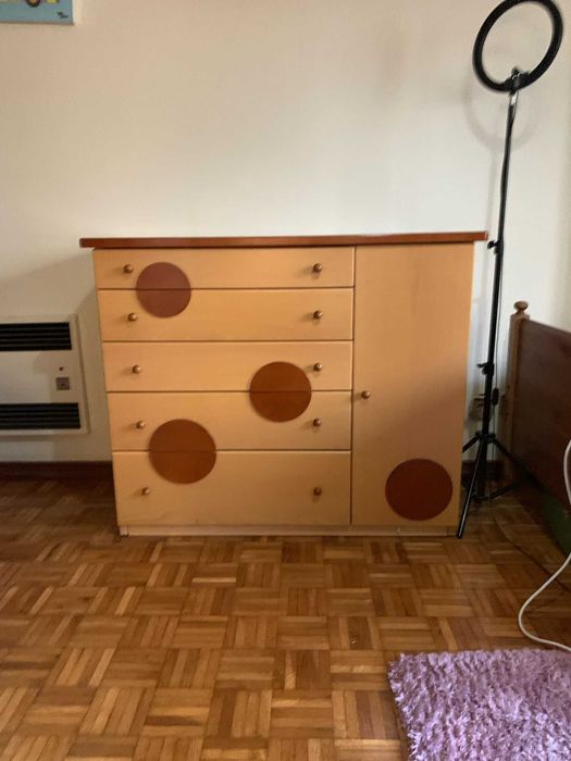 Cómoda em madeira quarto criança