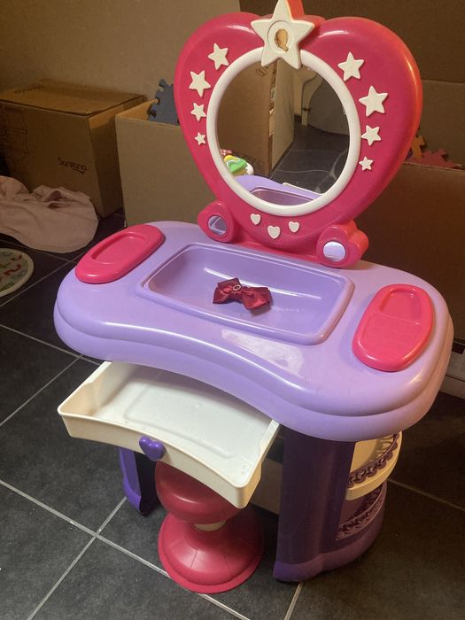 Mesa de maquiagem para menina