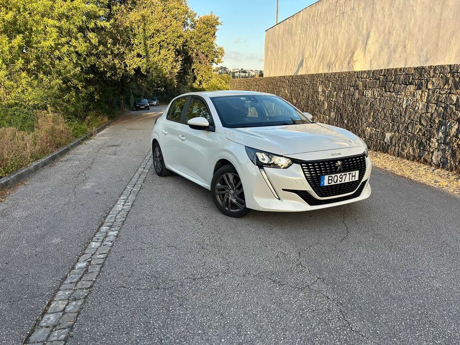 Peugeot 208 2021