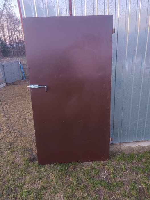 Drzwi metalowe gospodarcze brązowe