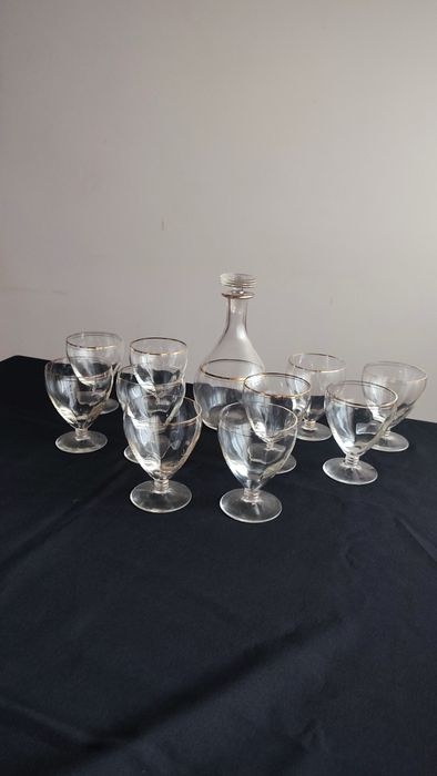 Conjunto Garrafa + 10 Copos Vidro