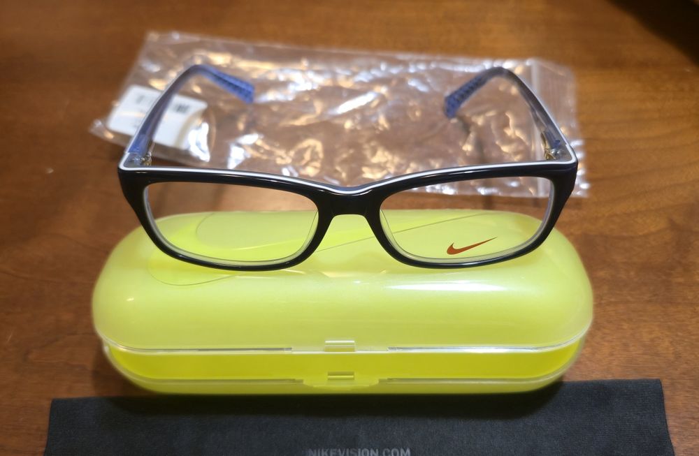 Nowe dziecięce oprawki Nike Vision, model 5513, prod. włoskiej