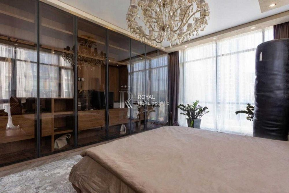 Продаж 3-кімнатна квартира Київ ЖК «Новопечерські Липки» 100 м² 5 поверх Авторський дизайн SPA Басейн Охорона Генератор Підземний Києва