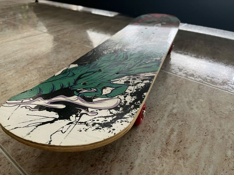 Skate Completo com Ilustração Samurai – Bom Estado