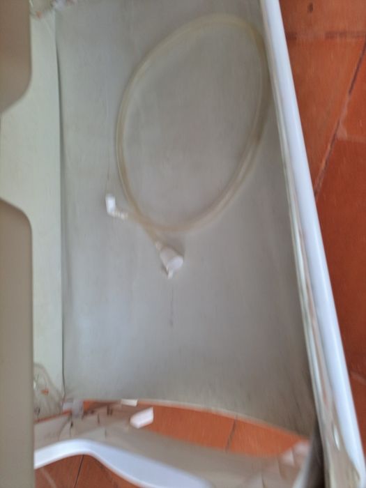 Muda fraldas com banheira