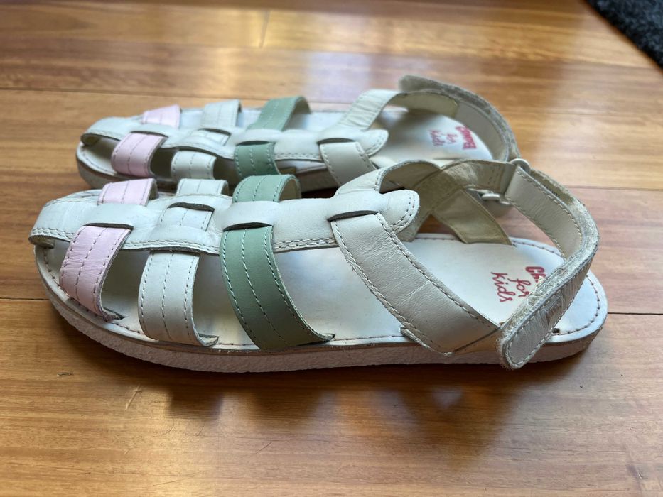 Sandálias Camper Menina em branco