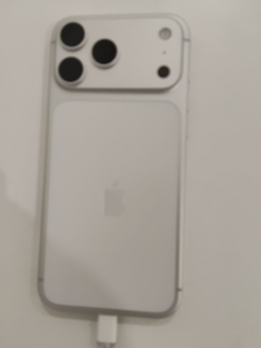 Hiphone 17 promax 256g