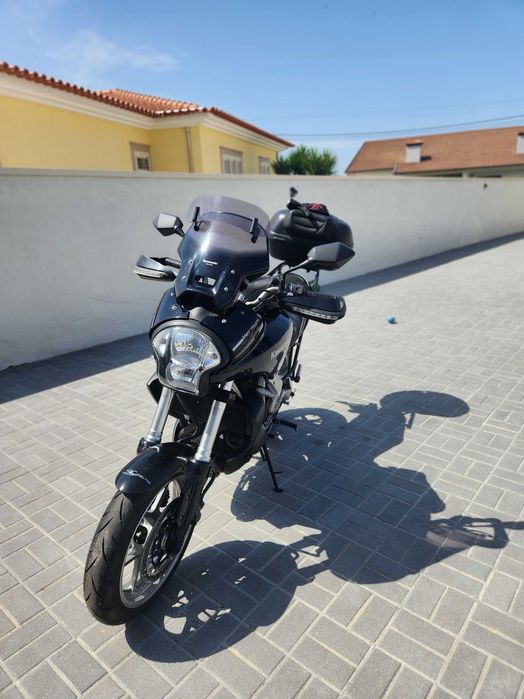 vendo mota kawasaki versys 650 bom estado com 2 pneus novos e revisada