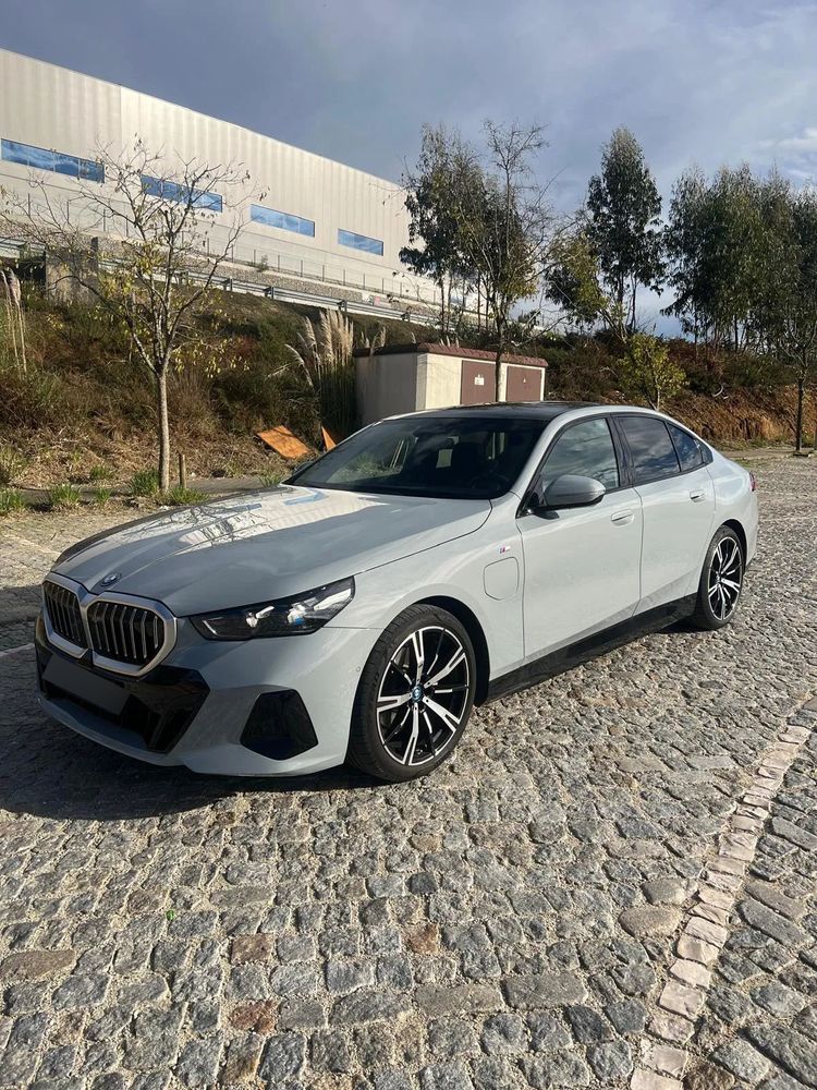 BMW 530 e Pack Desportivo M Pro