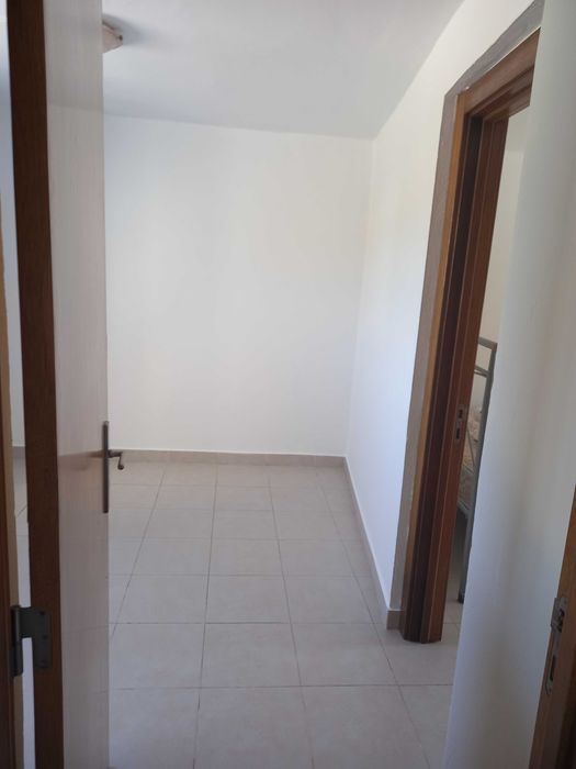 T3 casa térrea com pátio em aldeia