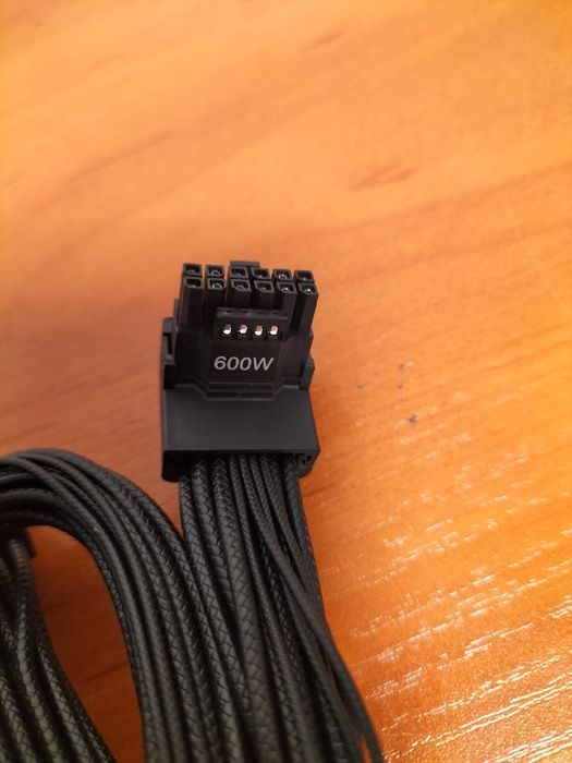 KABEL BE QUIET! 12VHPWR PCI-E 5.0 kątowy adapter do zasilania kart