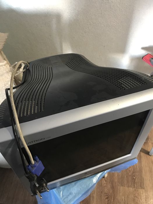 Монітор LG FLATRON F720P 17 дюймів