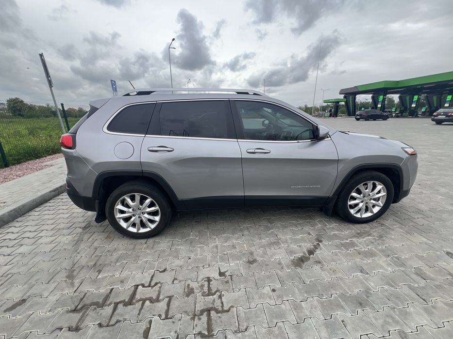 Джип Чероки 2015, 2.4 газ бензин