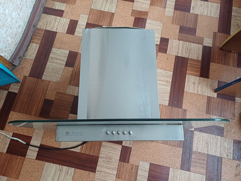 Вытяжка на кухню Liberton.