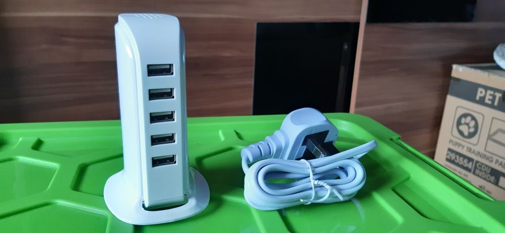 Stacją do ładowania Usb