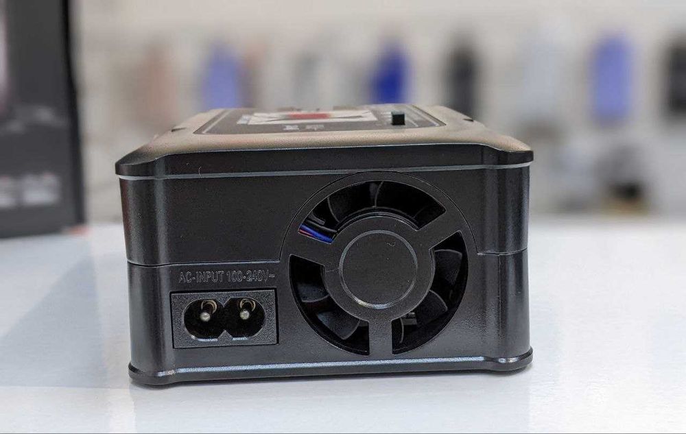 Зарядний пристрій HTRC P20