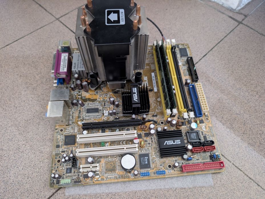 Placa mãe 775 (Motherboard 775 socket) Asus p5ld2-vm dh64354171112323120