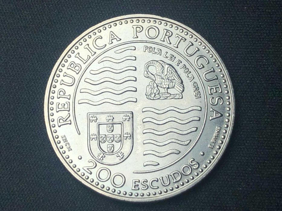 Portugal 1995 - 200 Escudos Cuproniquel - V Série dos Descobrimentos – Dividindo Terras e Mares - Morte de D. João II Príncipe Perfeito