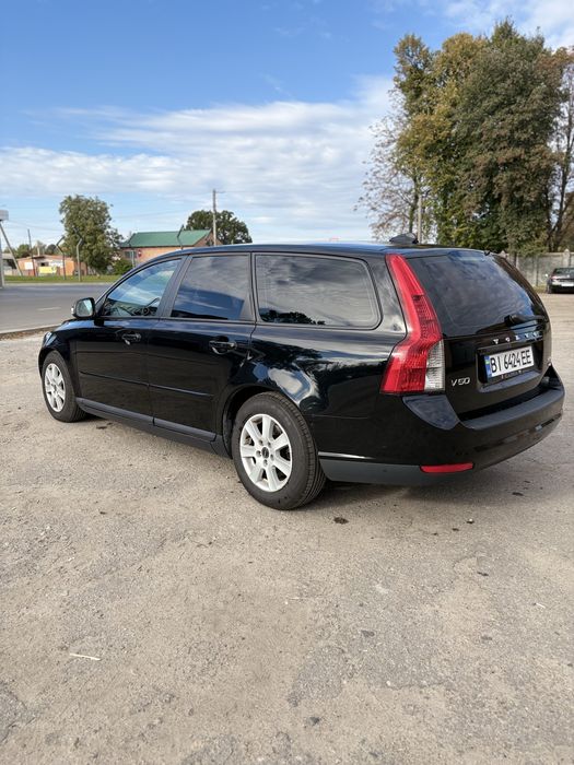Продаж Volvo v50