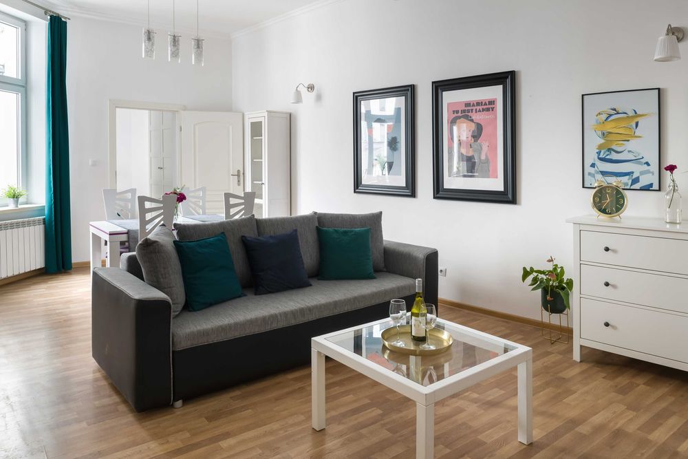 Duży apartament z balkonem przy Dworcu Głównym | Netflix | 5 osób
