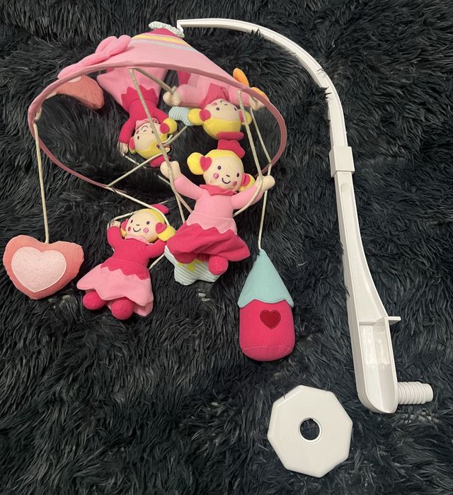 Mobile berço bebé menina