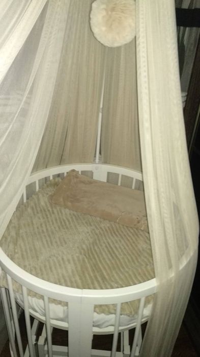 Овальная кроватка трансформер