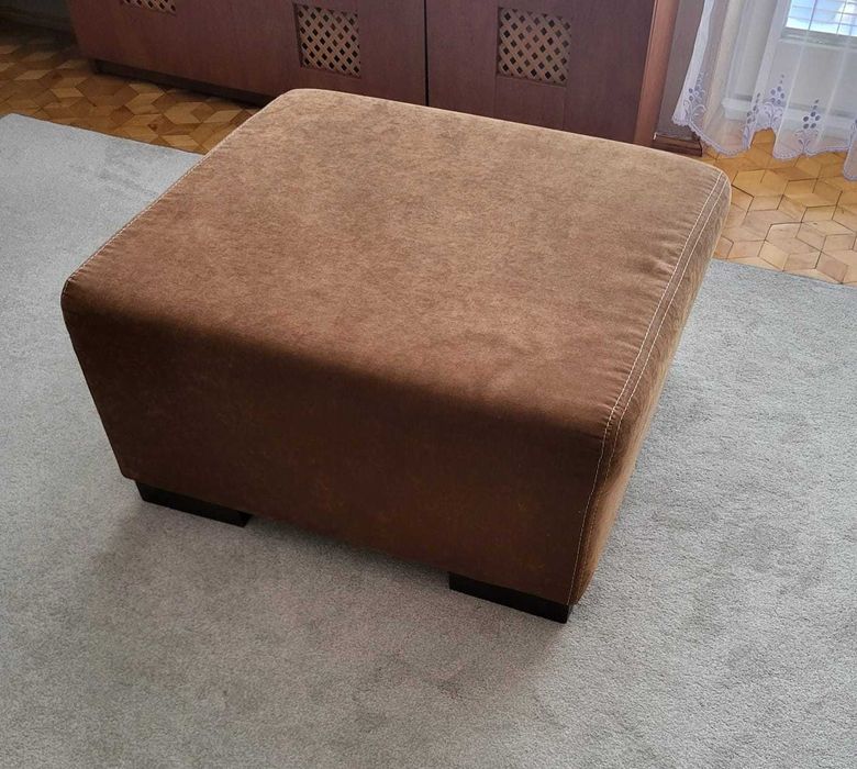 Pufa nieotwierana, brązowa, 70 x 80 × 40